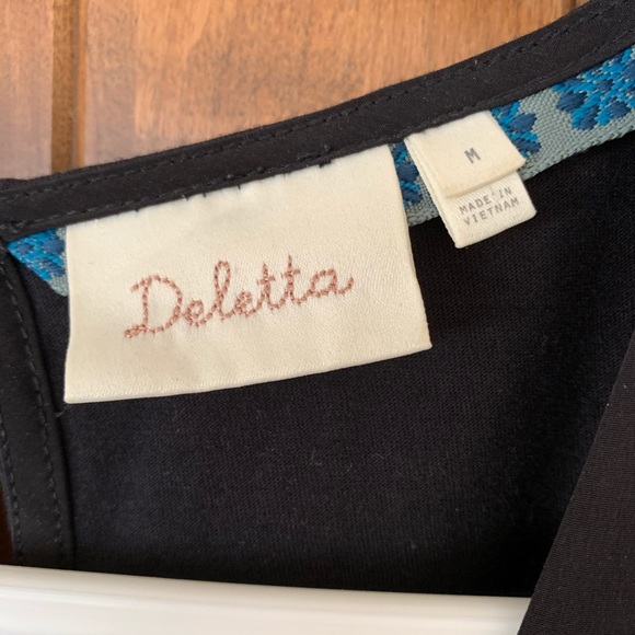 Black top with ruffle front - Picture 2 of 2